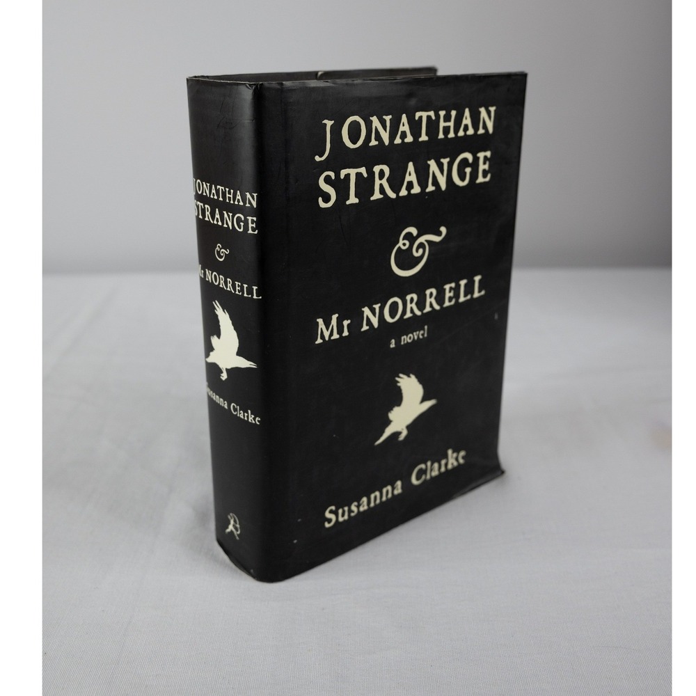Susanna Clarke Jonathan Strange & Mr Norrell Book Black 1st ed Hardcover Fantasy